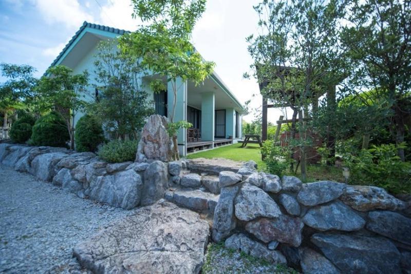 Tabinoteitaku Karstvilla Мотобу Екстериор снимка